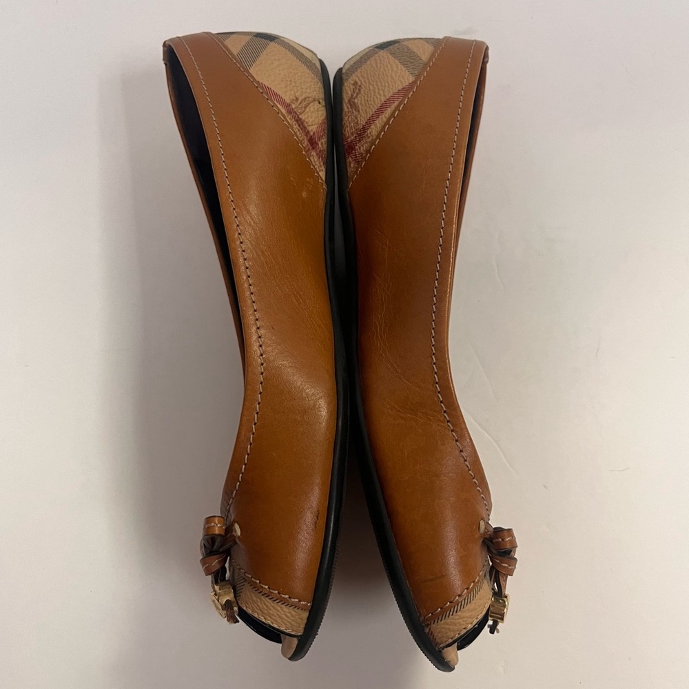 Burberry Bicolor Romsey Peep Toe Ballet Flats Size 38 - Picture 11 of 11